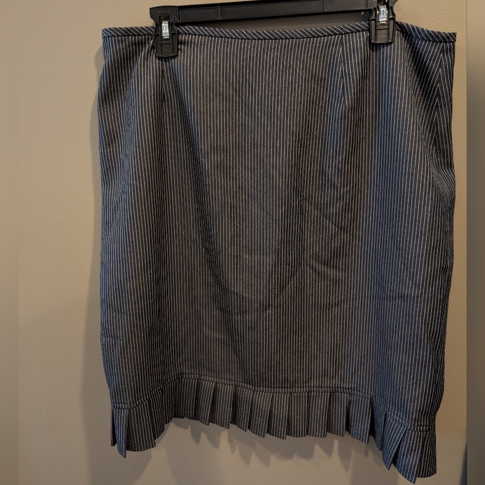 🦋 Chic Navy and White Striped A-Line Skirt